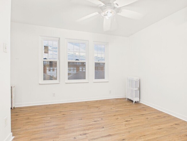 Building Photo - Charming 2 Bedroom Single Family on Penn St