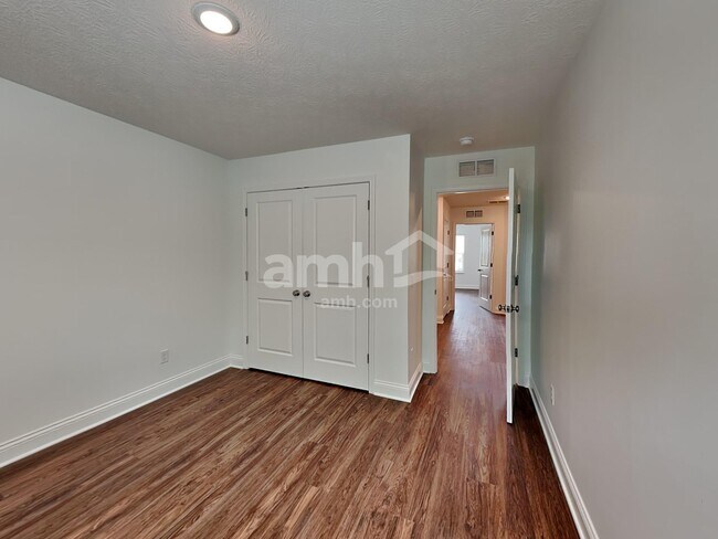 Building Photo - 8276 Northpoint Dr