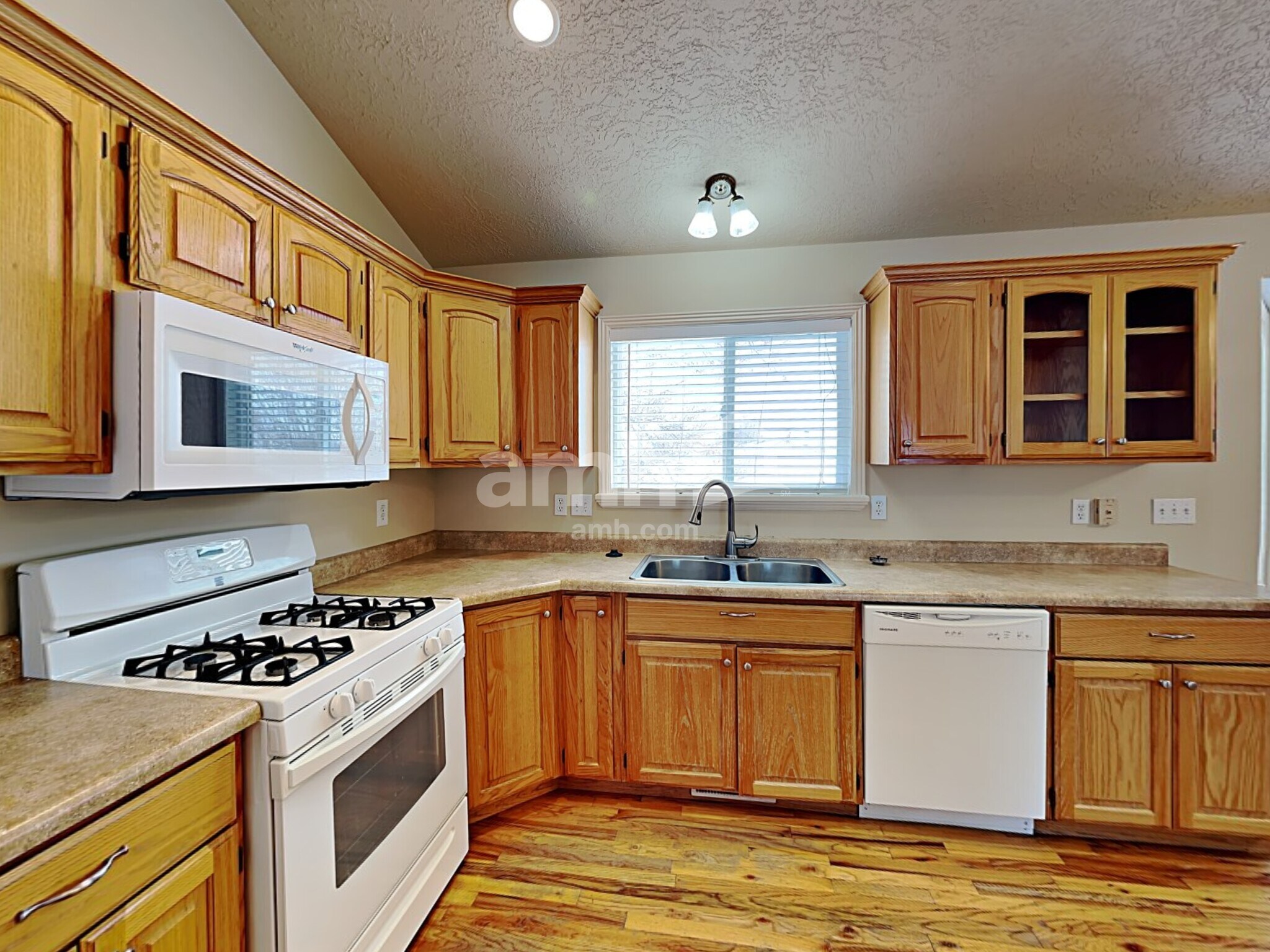 Building Photo - 1245 E 640 S