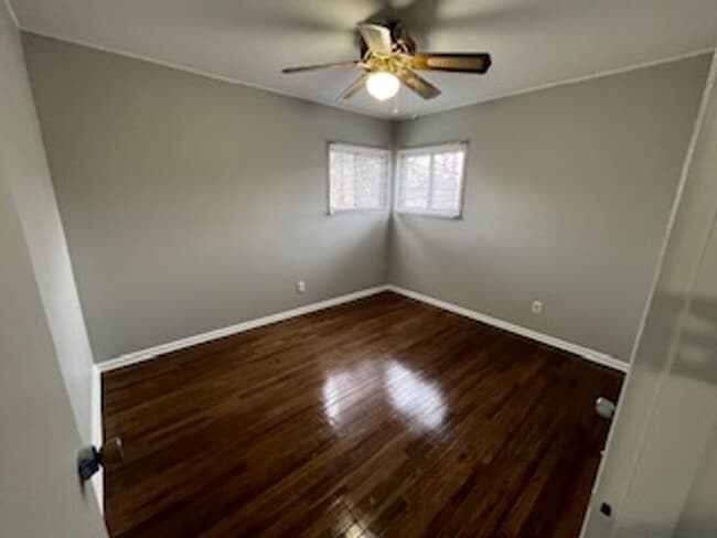 Building Photo - 3 BR 1.5 BA split-level with attached 1 car garage- OPEN HOUSE THIS SATURDAY