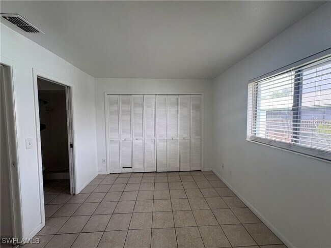 Building Photo - 4904 Vincennes Ct