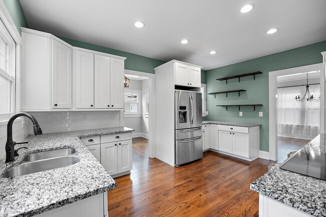 Building Photo - 134 22nd Ave N