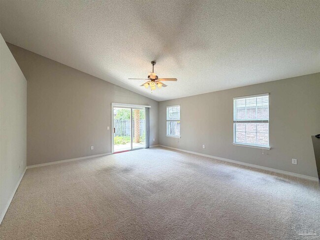 Building Photo - 697 Mozingo Ln