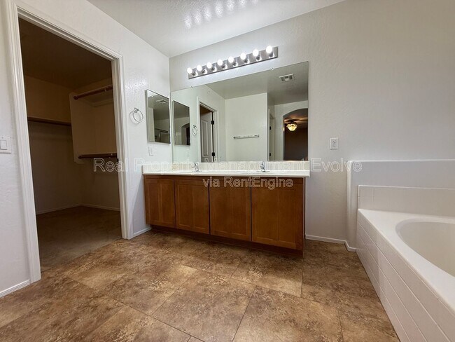 Building Photo - 8014 W Pima St