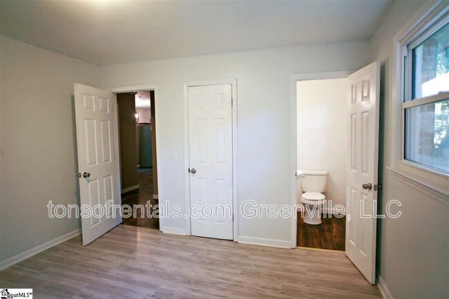 Building Photo - 208 Rison Rd