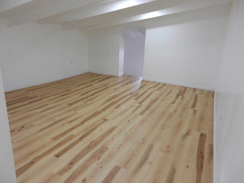 Building Photo - 69 E Louther St