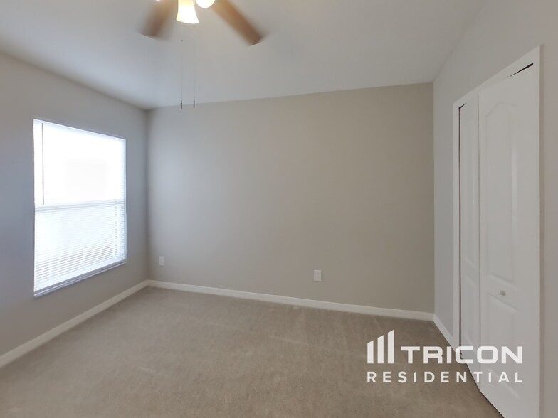 Building Photo - 1404 Marsh Wood Dr