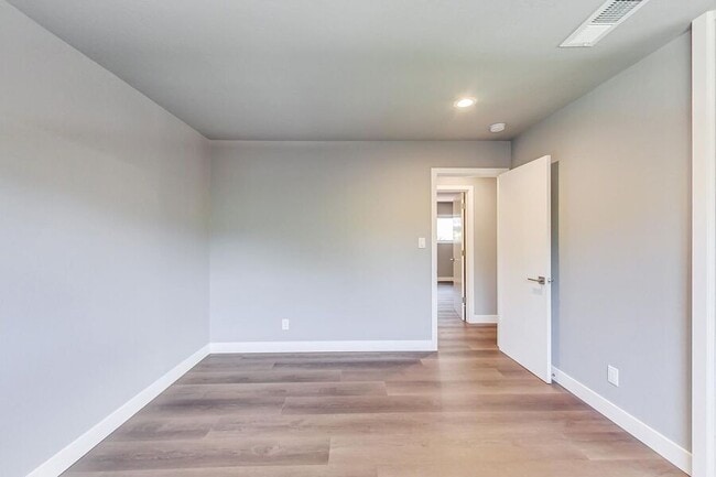 Building Photo - 4401 Castanos St