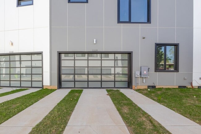 Building Photo - Luxury 3 Bed Townhome in Durham RTP