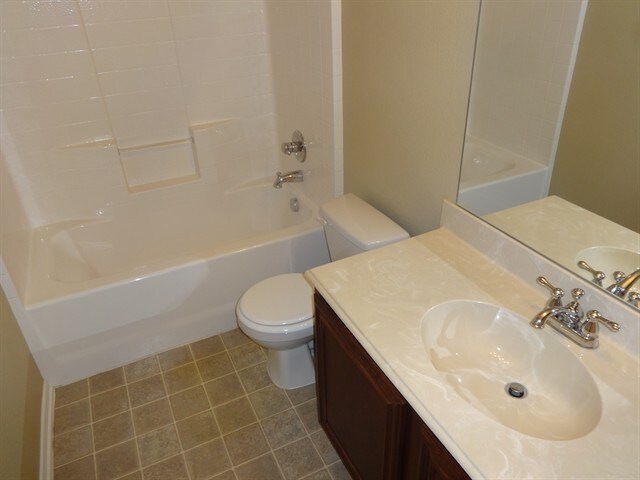 Building Photo - 741 Fairview Ave