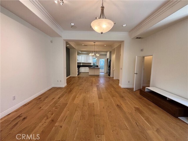 Building Photo - 441 N Los Robles Ave