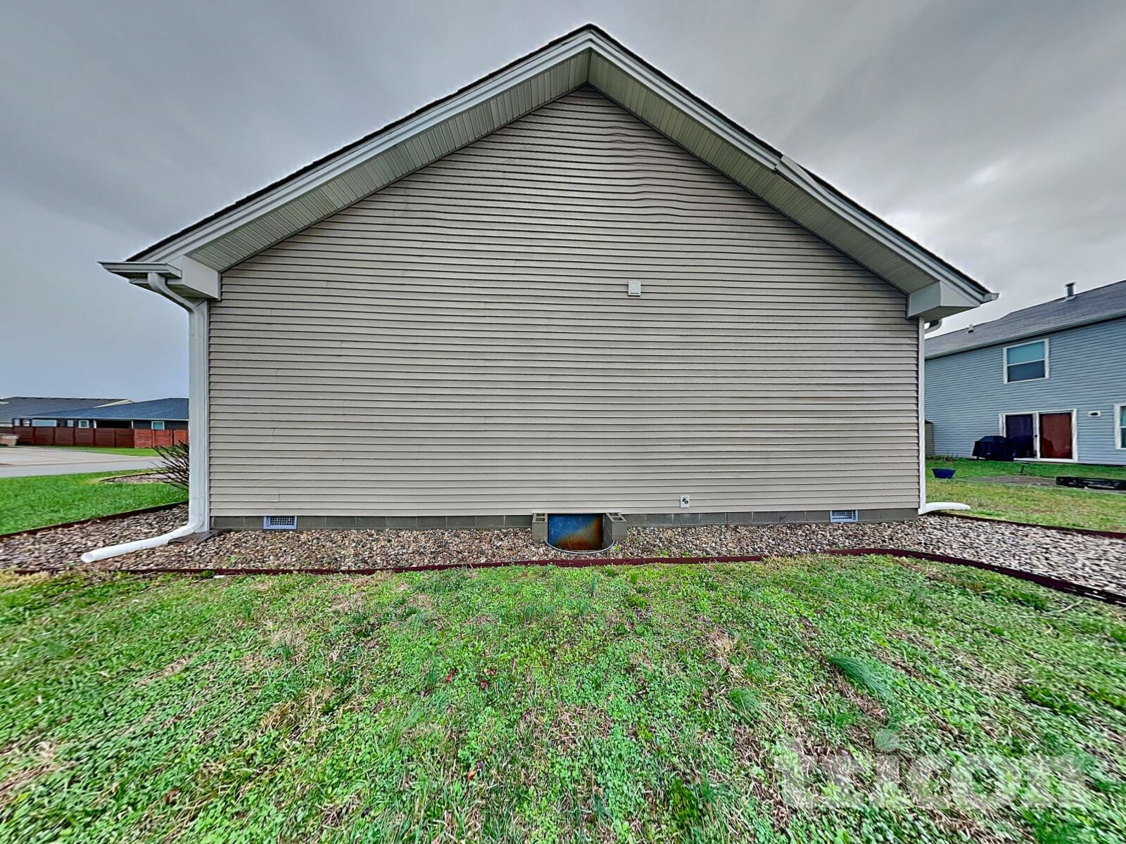 Building Photo - 4687 Bayview Dr