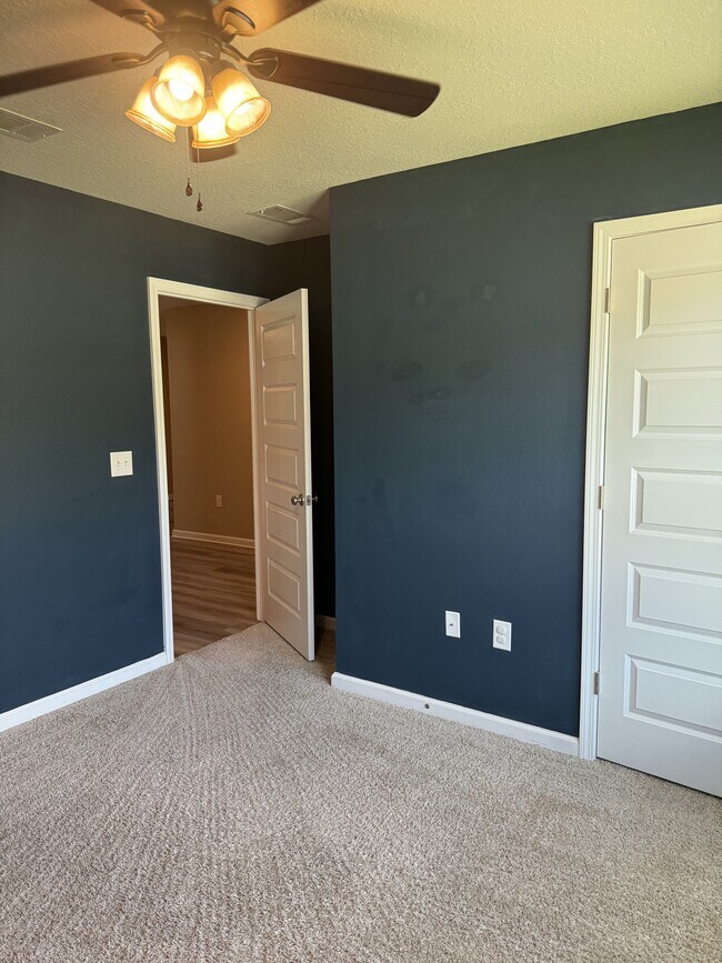 Building Photo - 5462 Peach Dr