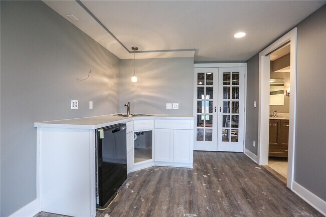 Building Photo - 1370 Bay Shore Blvd