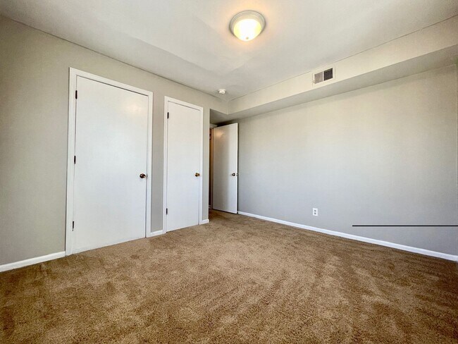 Building Photo - 4245 Oak Park Dr SE