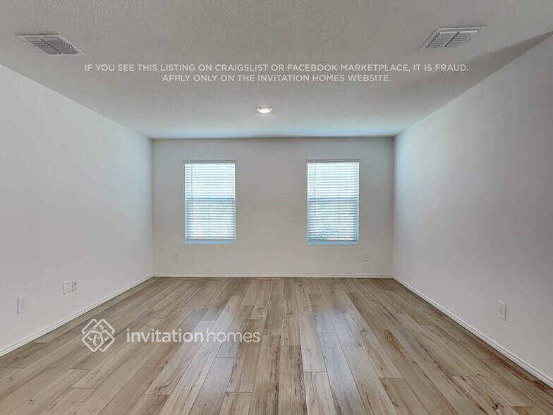 Building Photo - 3200 Crestone Dr