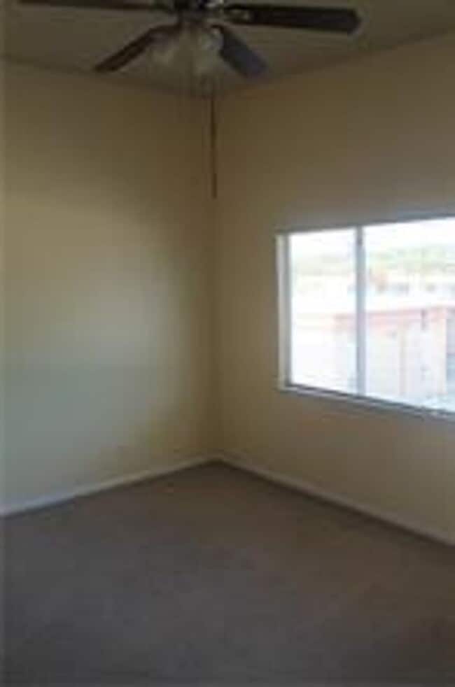 Building Photo - 2408 Longview St