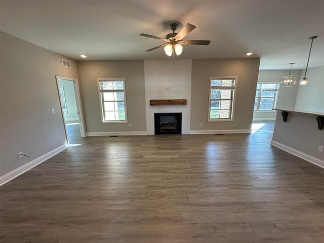 Building Photo - 437 Adalynn Cir