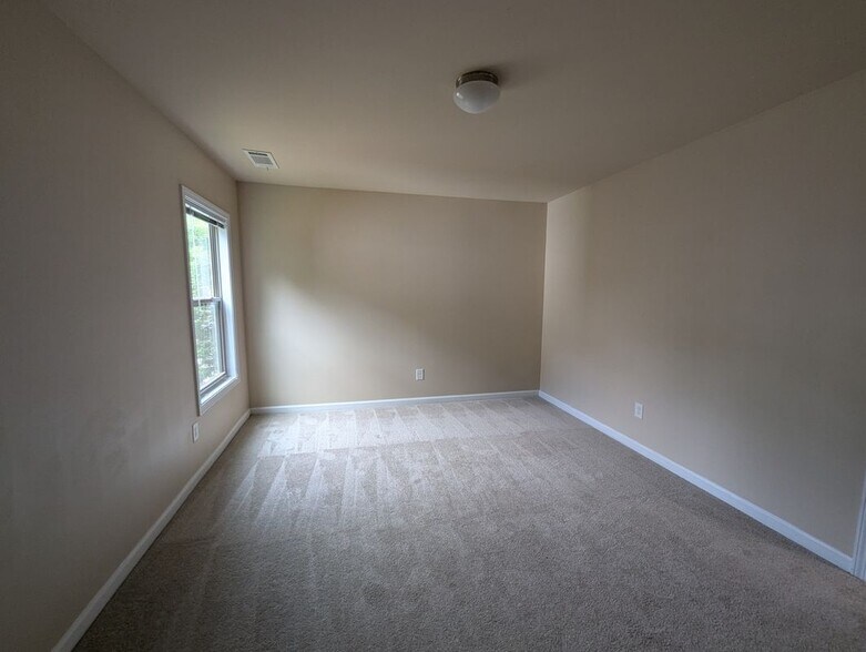 Building Photo - 355 Fowler Springs Ct
