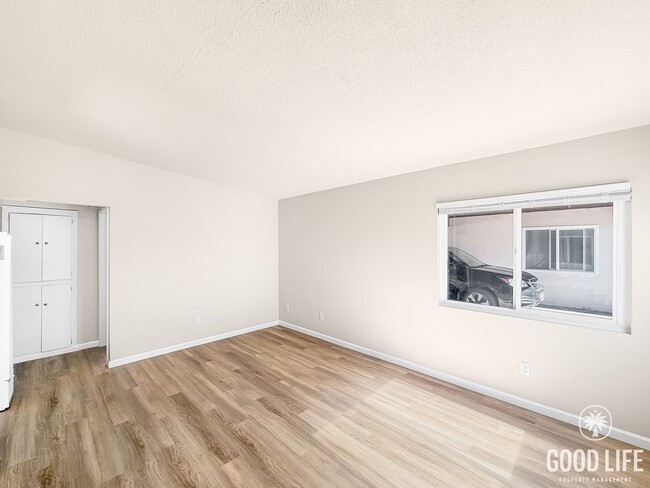Building Photo - S Myers St (1128-30)