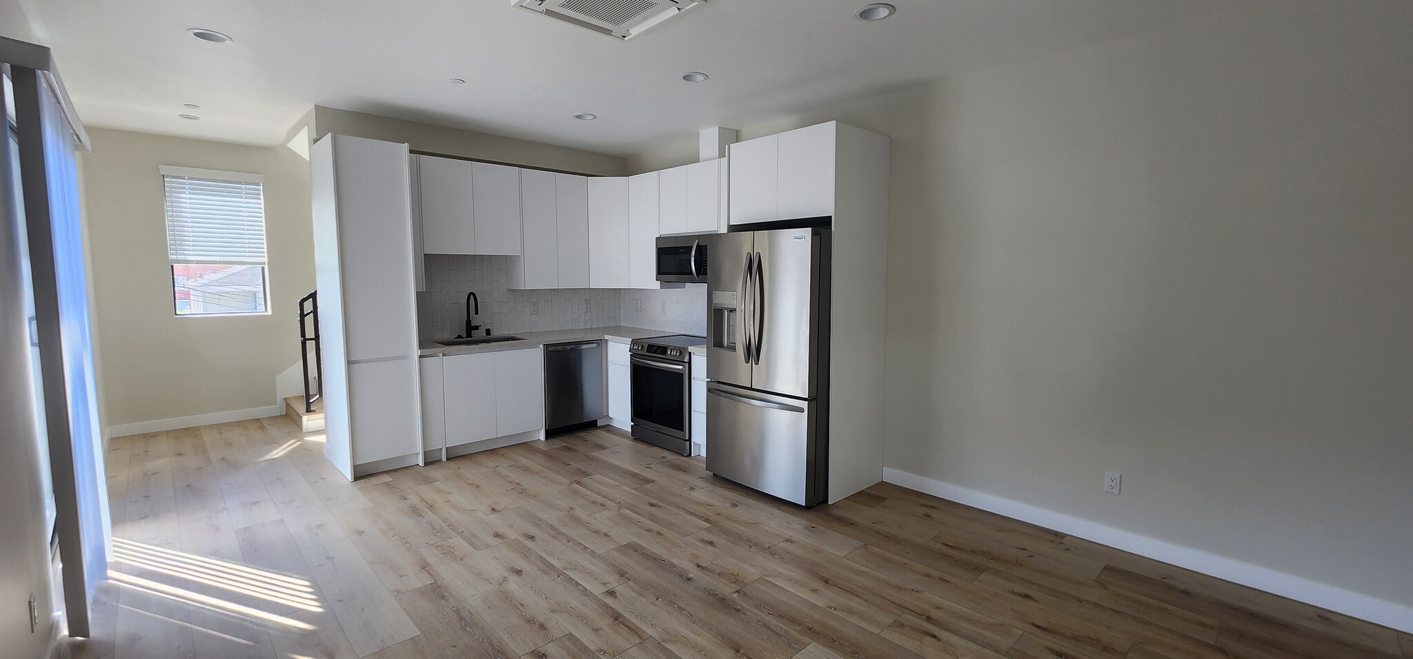 Building Photo - 5077 Pickford St