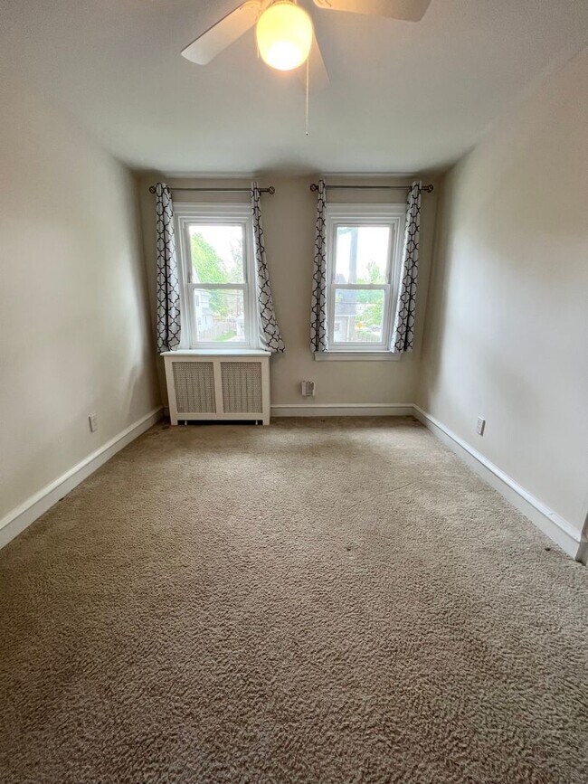 Building Photo - Gorgeous 3-Bedroom Home in Narberth! Avail...