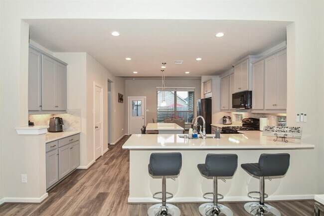 Building Photo - 31207 Birch Mills Dr
