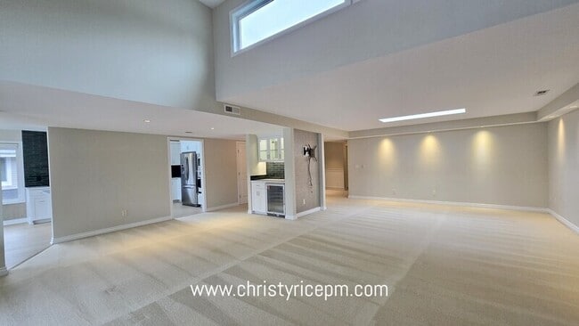 Building Photo - 395 101st Ave SE