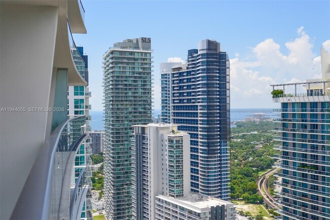 Building Photo - 1010 Brickell Ave