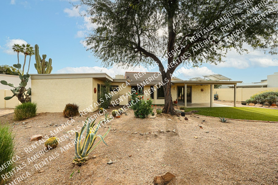 Building Photo - 10438 S 45th Pl