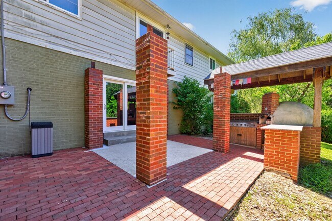 Building Photo - 23017 Timber Creek Ln