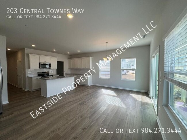 Building Photo - 203 Central Townes Wy