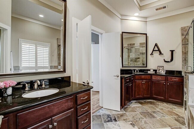 Building Photo - 246 Detering St