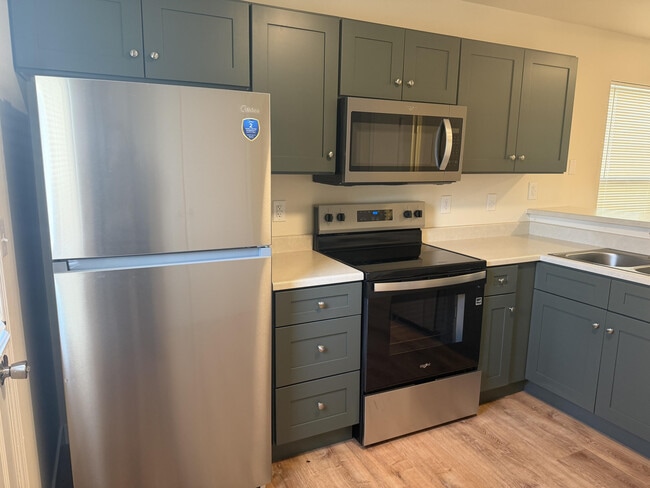 Building Photo - 1703 Hanover Blvd