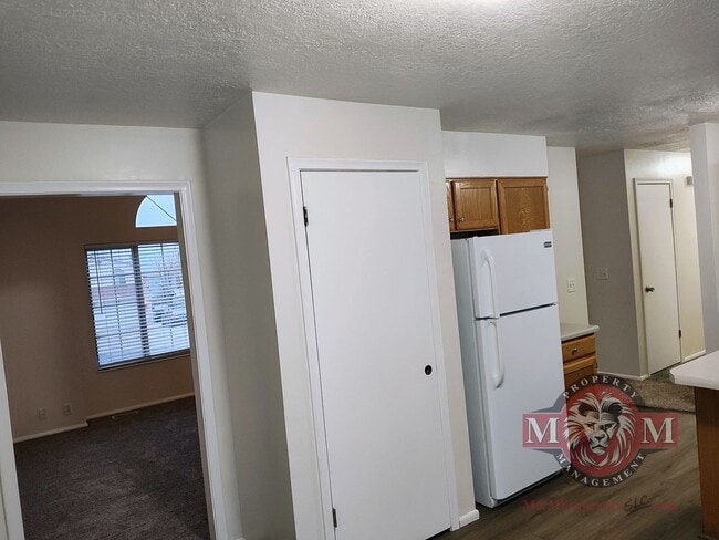 Building Photo - Beautiful Remodeled 4 Bd 2 Bath Home