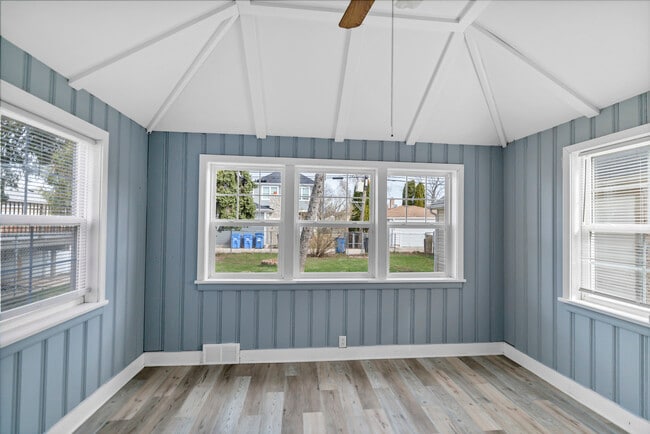 Building Photo - 7418 W Clarence Ave