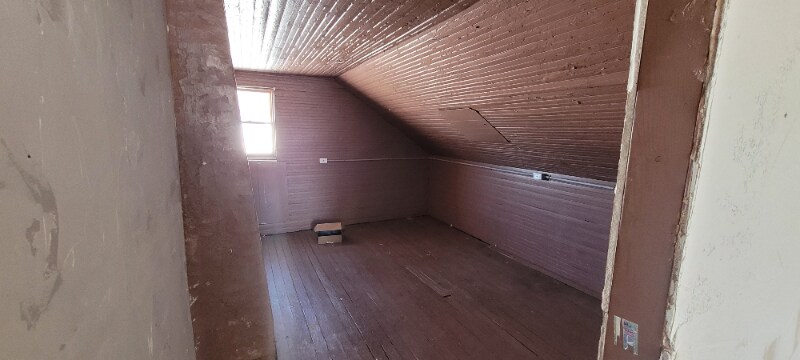 Building Photo - 164 Dupont St