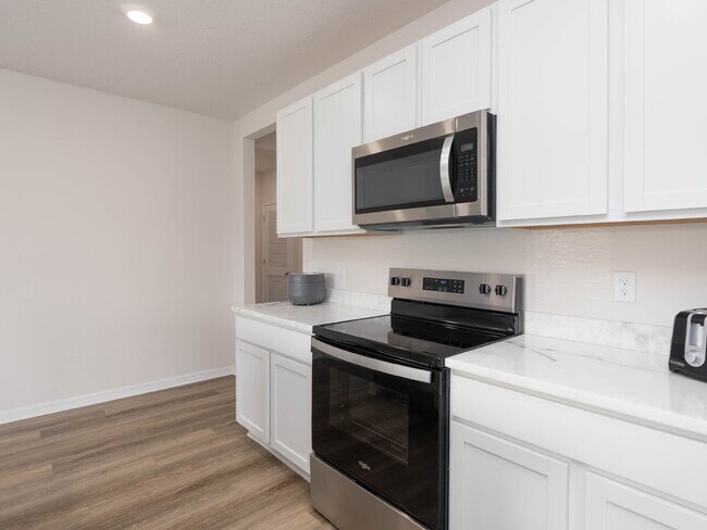 Building Photo - 4 Bedroom, 2 Bathroom home For Rent in Parrish