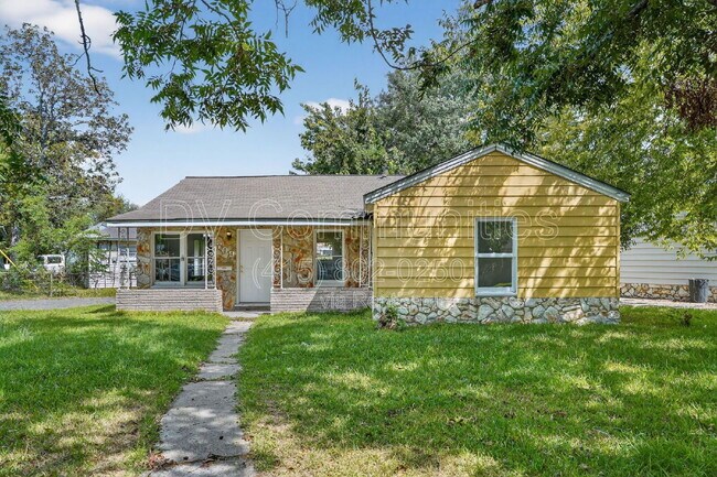 Building Photo - 709 S 7th St