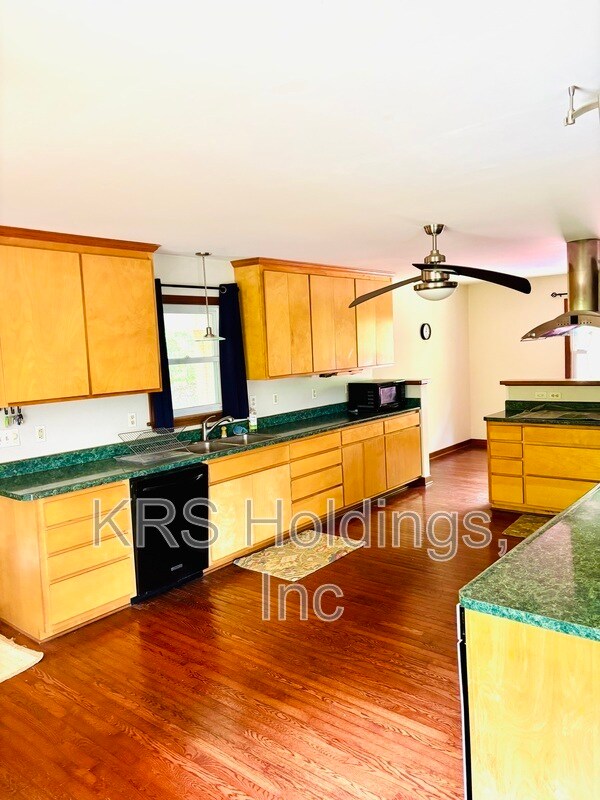 Building Photo - 81 Rural Retreat Ln