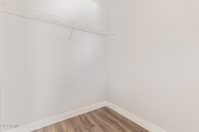 Building Photo - 1009 S 239th Dr