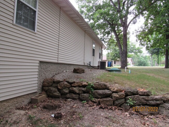 Building Photo - 3 bedroom house in Lake Ozark for rent