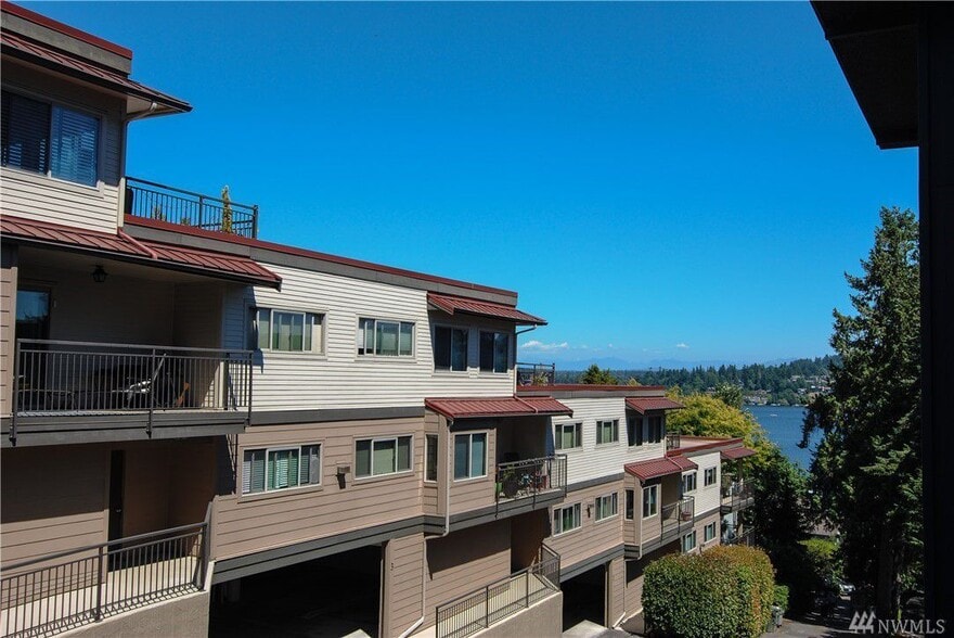 Building Photo - Great Location!!!