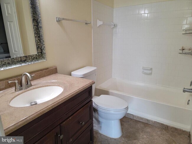 Building Photo - 9220 Niki Pl