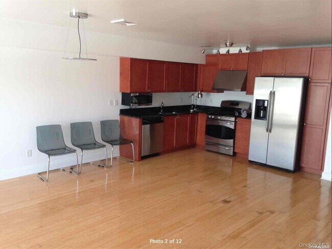 Building Photo - 3-06-6 Soundview Ln