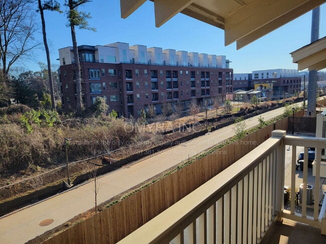 Building Photo - Stunning Townhome Overlooking Beltline at Grant Park!