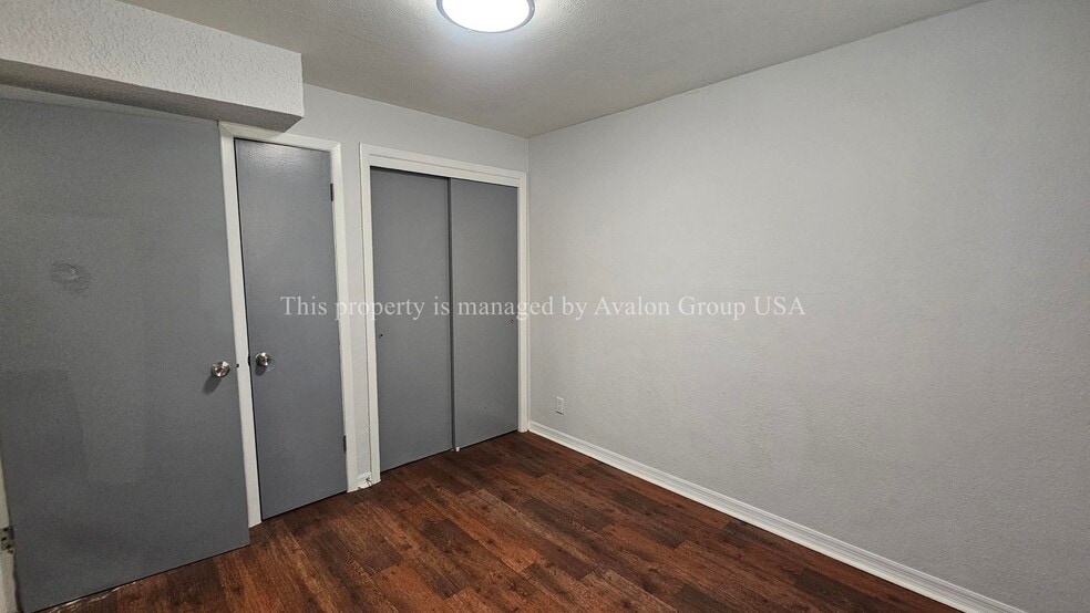 Building Photo - 1459 W 20th St