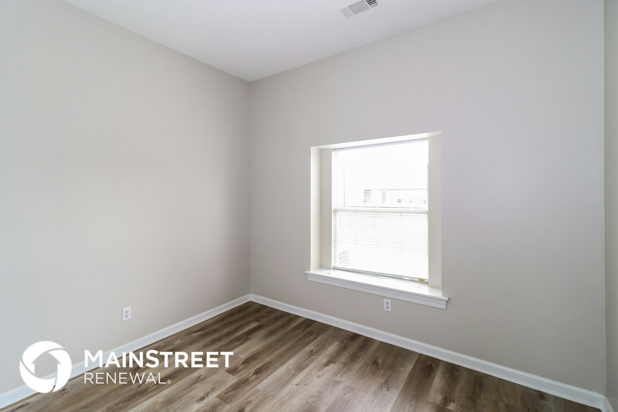 Building Photo - 7013 Juanita Cir S