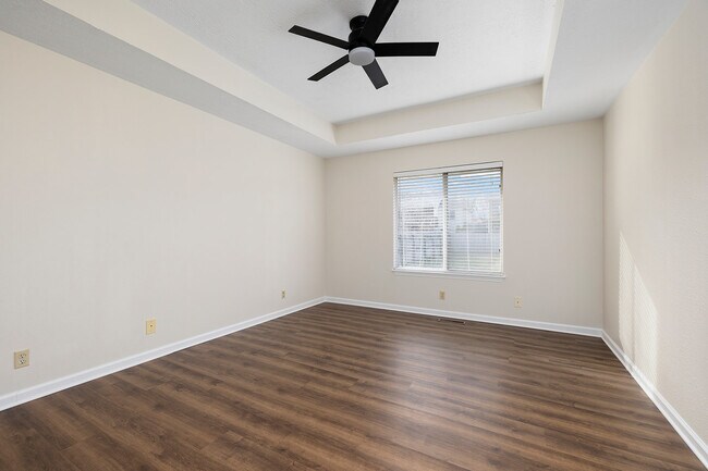 Building Photo - 647 S Meteor Ave