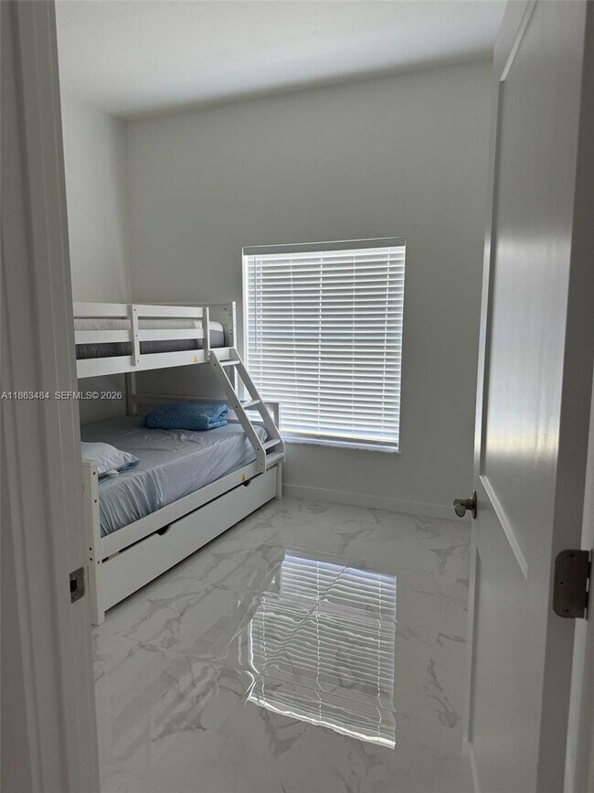 Building Photo - 63 Coxswain Cir